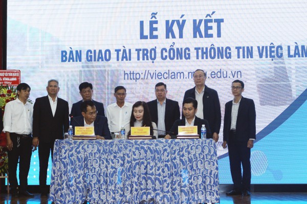 Trường ĐH Cửu Long tăng cường gắn kết với tổ chức, doanh nghiệp Trường ĐH Cửu Long tăng cường gắn kết với tổ chức, doanh nghiệp