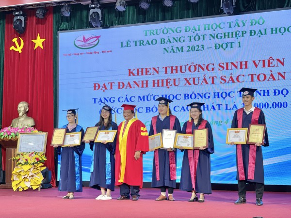 Trường ĐH Tây Đô nhận chứng nhận kiểm định chất lượng cơ sở giáo dục đại học