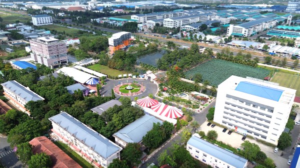 Trường ĐH có công trình đạt kỷ lục Việt Nam, nơi diễn ra tư vấn mùa thi Trường ĐH có công trình đạt kỷ lục Việt Nam, nơi diễn ra tư vấn mùa thi