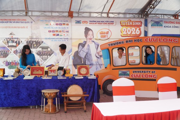 Trường ĐH có công trình đạt kỷ lục Việt Nam, nơi diễn ra tư vấn mùa thi Trường ĐH có công trình đạt kỷ lục Việt Nam, nơi diễn ra tư vấn mùa thi