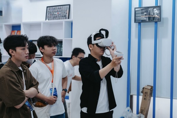 Trường Đại học FPT giành chiến thắng tại giải ‘Oscar’ của ngành giáo dục toàn cầu Trường Đại học FPT giành chiến thắng tại giải ‘Oscar’ của ngành giáo dục toàn cầu