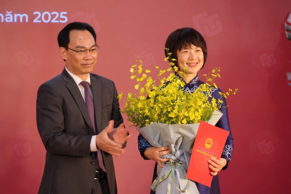 Trường đại học Ngoại thương có nữ hiệu trưởng 48 tuổi