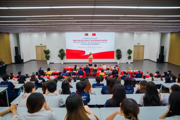 Trường đại học Văn Lang đón tiếp Thủ tướng Cộng hòa Vanuatu - Tăng cường hợp tác giáo dục quốc tế Trường đại học Văn Lang đón tiếp Thủ tướng Cộng hòa Vanuatu - Tăng cường hợp tác giáo dục quốc tế