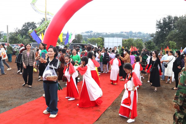 Trường dân tộc nội trú vùng biên phải là biểu tượng tri thức