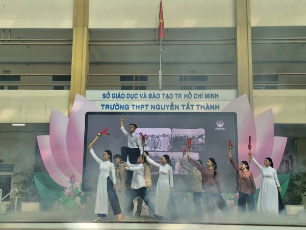 Trường phổ thông mang tên người thanh niên yêu nước Nguyễn Tất Thành kỷ niệm sinh nhật Bác