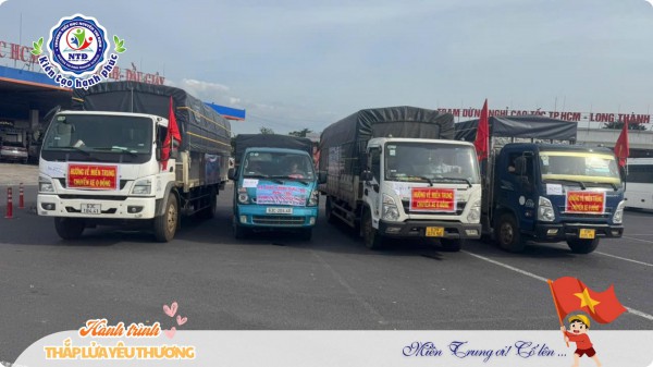 Trường tiểu học ở TP.HCM chở 30 tấn hàng hóa tặng học sinh, bà con Phú Yên Trường tiểu học ở TP.HCM chở 30 tấn hàng hóa tặng học sinh, bà con Phú Yên