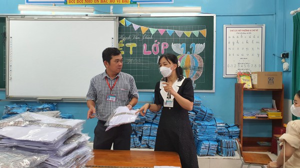 Trường tiểu học tuyệt đối không tự ý thay đổi mẫu đồng phục