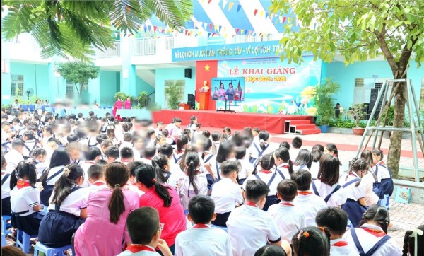 Trường 'tổ chức diễn xiếc trong giờ chính khóa, đóng 60.000 đồng/vé': Hiệu trưởng nói gì?