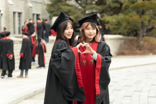 Trường tốp đầu bị tố 'mua' bài báo khoa học để leo bảng xếp hạng ĐH Trường tốp đầu bị tố 'mua' bài báo khoa học để leo bảng xếp hạng ĐH