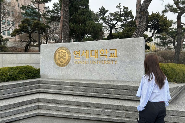 Trường tốp đầu bị tố 'mua' bài báo khoa học để leo bảng xếp hạng ĐH Trường tốp đầu bị tố 'mua' bài báo khoa học để leo bảng xếp hạng ĐH