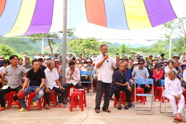 Trường xây mới 25 tỉ đồng, nhiều phụ huynh không đưa con đến học: Đối thoại bất thành Trường xây mới 25 tỉ đồng, nhiều phụ huynh không đưa con đến học: Đối thoại bất thành