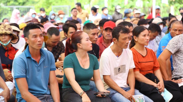 Trường xây mới 25 tỉ đồng, nhiều phụ huynh không đưa con đến học: Đối thoại bất thành Trường xây mới 25 tỉ đồng, nhiều phụ huynh không đưa con đến học: Đối thoại bất thành