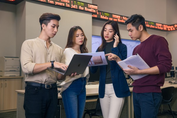 Từ chuyên viên đến quản lý - Đòn bẩy sự nghiệp từ tấm bằng sau đại học