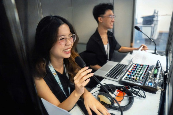 Từ đam mê đến sự nghiệp toàn cầu: Vì sao Quốc tế học thu hút người trẻ?