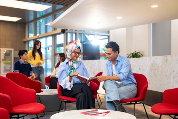 Từ đam mê đến sự nghiệp toàn cầu: Vì sao Quốc tế học thu hút người trẻ?