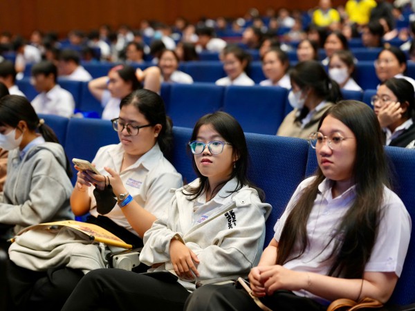 Từ dự báo tương lai gây sốc của Elon Musk, thí sinh chọn ngành thế nào? Từ dự báo tương lai gây sốc của Elon Musk, thí sinh chọn ngành thế nào?