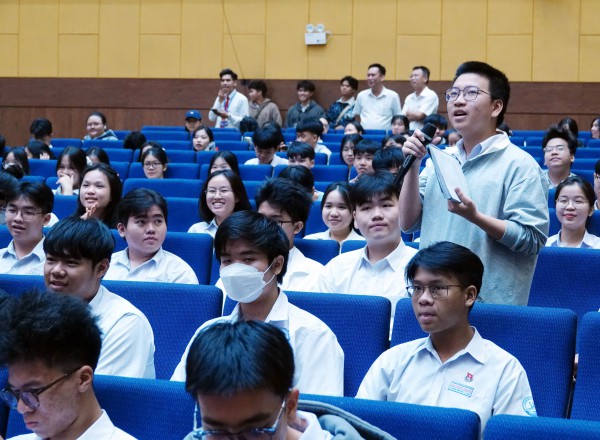 Tư vấn mùa thi năm 2026: Khởi động từ ngày mai tại Đồng Nai, TP.HCM