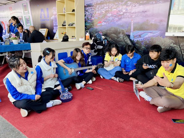 Tư vấn mùa thi tại Đà Lạt: Sinh viên 