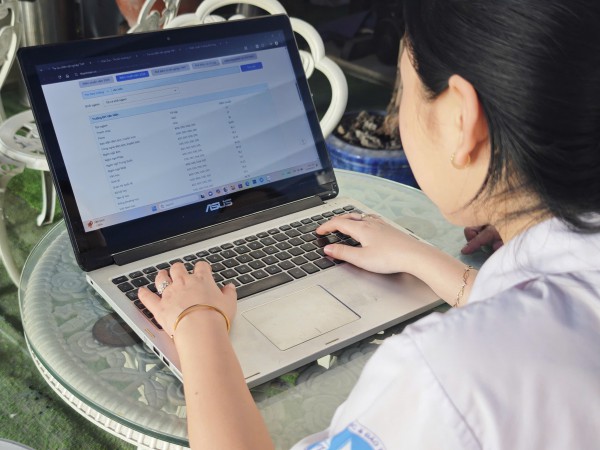 Tuyển sinh 2026: Trường ĐH nào bỏ, giữ tổ hợp C00?