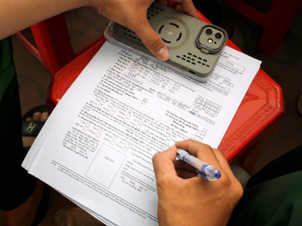 Tuyển sinh ĐH 2026: Chứng chỉ ngoại ngữ không còn là 'tấm vé ưu tiên'?