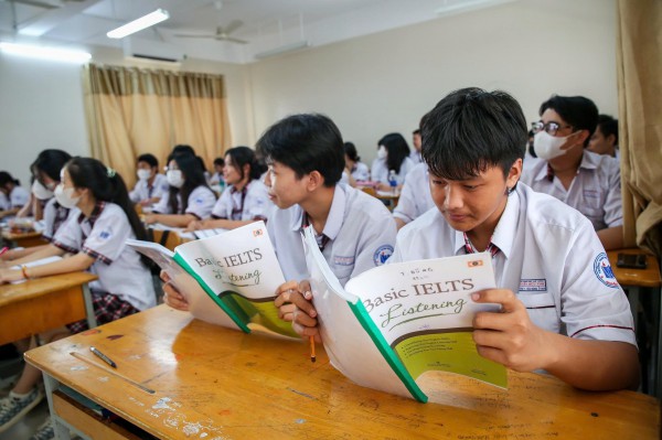 Tuyển sinh ĐH 2026: Mức điểm cộng chứng chỉ IELTS nên thế nào?