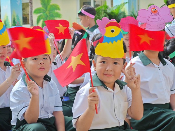 Tuyển sinh đầu cấp TP.HCM: Phân tuyến lớp 1, lớp 6 theo tiêu chí nào?