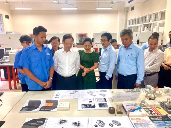 Vận dụng, tích hợp các tiêu chuẩn quốc tế vào chương trình đào tạo nghề