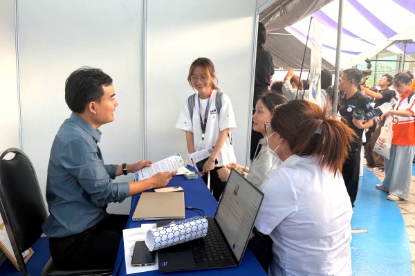 Vì sao AI bùng nổ, doanh nghiệp vẫn tuyển dụng ngày càng nhiều?