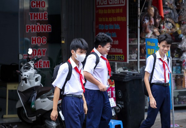 Vì sao dạy thêm trong nhà trường giảm nhưng chi phí học thêm tăng? Vì sao dạy thêm trong nhà trường giảm nhưng chi phí học thêm tăng?