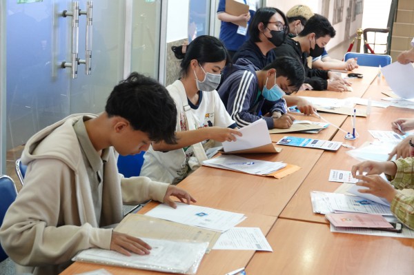 Vì sao nhiều trường ĐH phải xét tuyển bổ sung? Vì sao nhiều trường ĐH phải xét tuyển bổ sung?