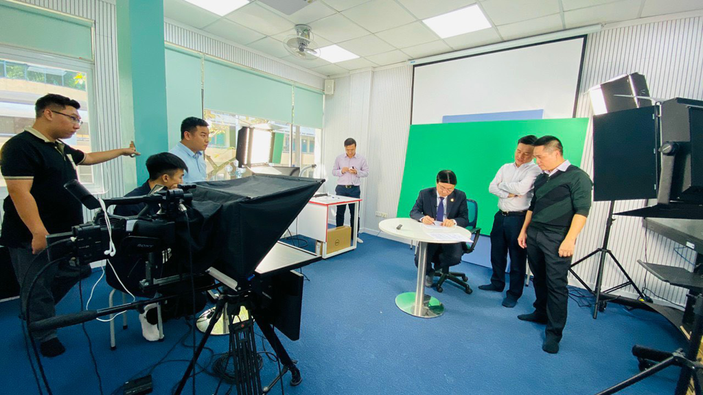 Vì sao nhiều trường đại học thận trọng dạy trực tuyến?