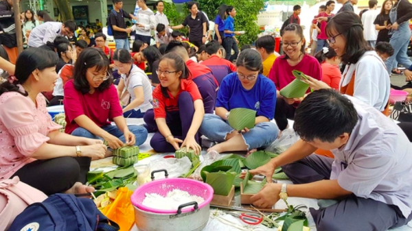 Vì sao thưởng tết mỗi trường đại học khác nhau?