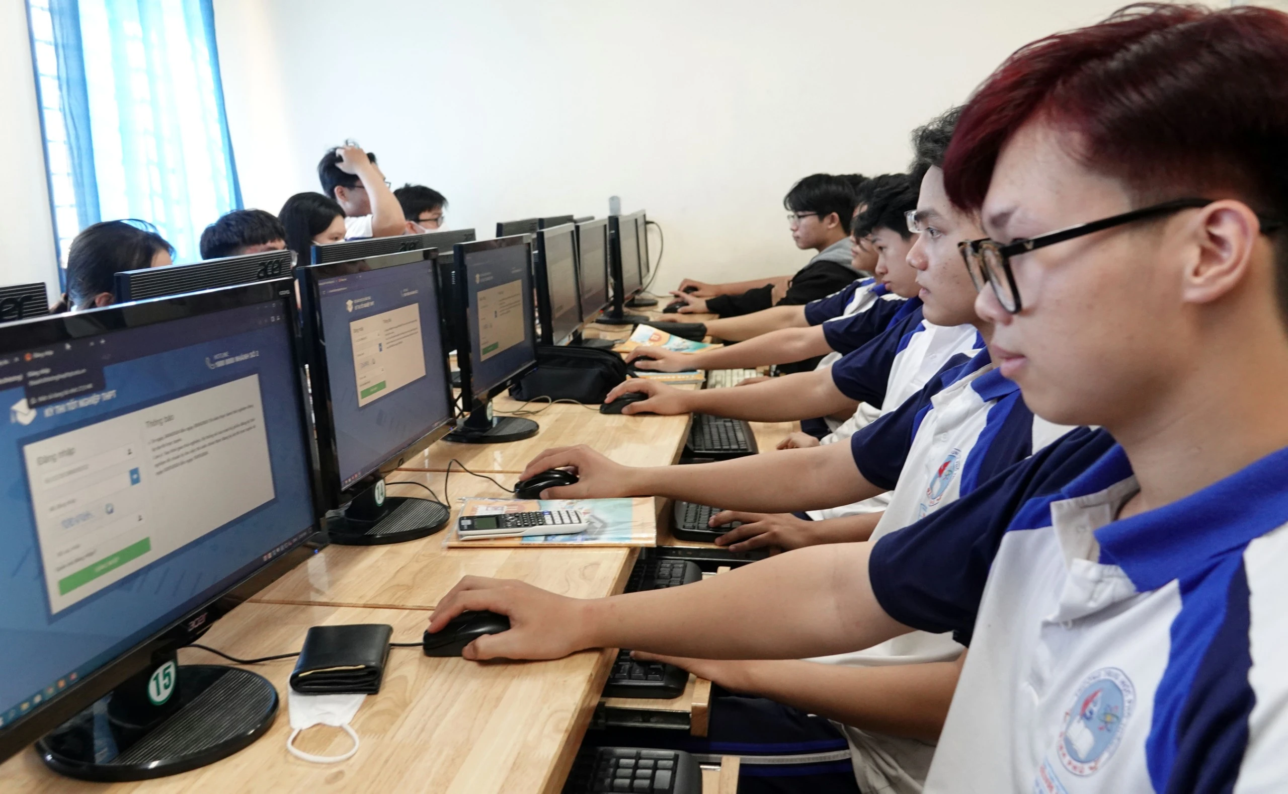 Vì sao tỷ lệ thi tốt nghiệp THPT 4 năm qua cao?