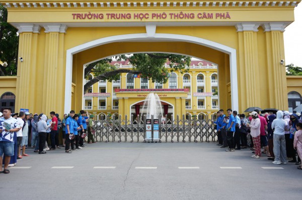 Vụ 'hỗ trợ thí sinh' trong kỳ thi tốt nghiệp THPT 2026: Mẹ thí sinh nhờ vả Vụ 'hỗ trợ thí sinh' trong kỳ thi tốt nghiệp THPT 2026: Mẹ thí sinh nhờ vả