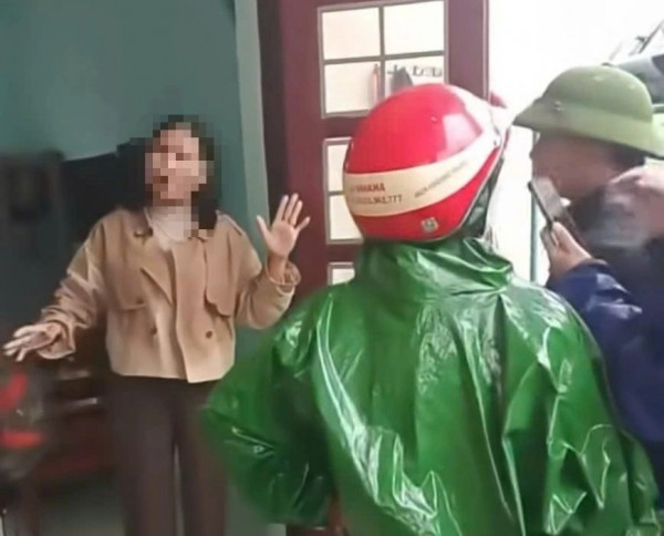 Vụ học sinh nghi ngộ độc: Phó hiệu trưởng sẽ trở lại sau 2 lần đình chỉ?