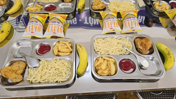 Vụ thực phẩm bẩn vào trường học ở Lâm Đồng: Bếp bán trú có nhà thầu mới Vụ thực phẩm bẩn vào trường học ở Lâm Đồng: Bếp bán trú có nhà thầu mới