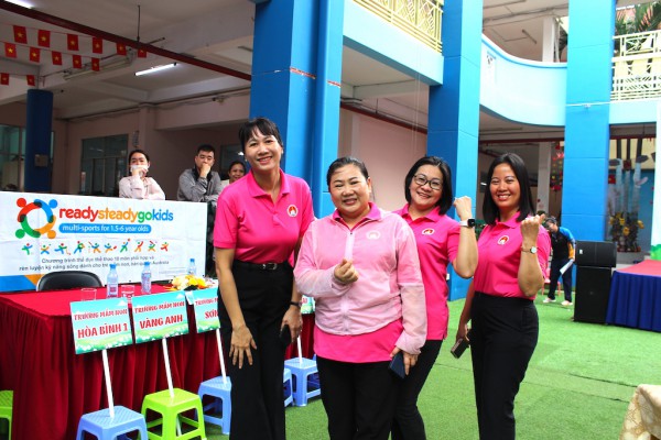 Vui như xem trẻ mầm non thi đấu thể thao