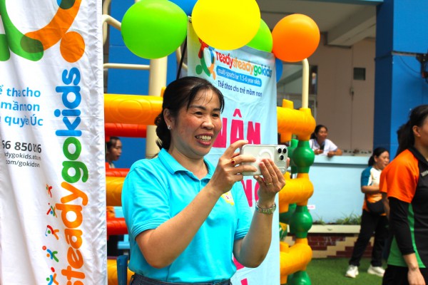 Vui như xem trẻ mầm non thi đấu thể thao