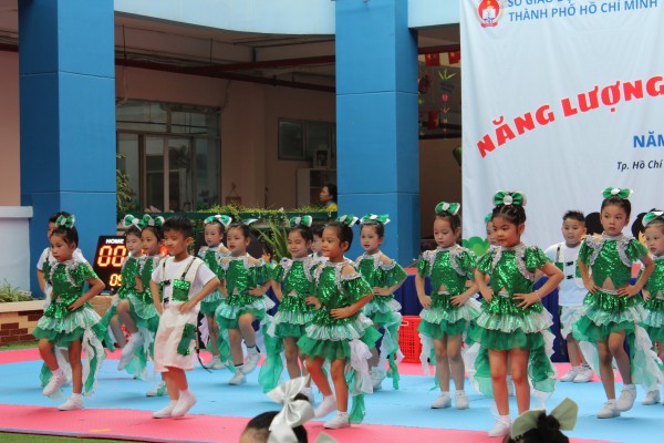 Vui như xem trẻ mầm non thi đấu thể thao