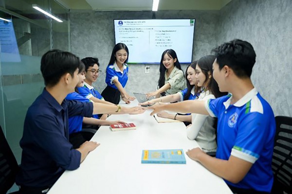 Xét học bạ, thêm cơ hội nhận nhiều học bổng hấp dẫn cho thí sinh 2K8