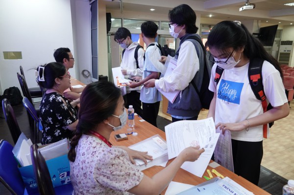 Xét tuyển ĐH: Cứ 10 người xét có 9 người trúng tuyển Xét tuyển ĐH: Cứ 10 người xét có 9 người trúng tuyển