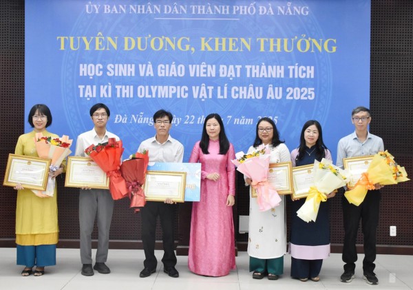 Đà Nẵng tuyên dương học sinh thành tích cao tại kỳ thi Olympic vật lý châu Âu Đà Nẵng tuyên dương học sinh thành tích cao tại kỳ thi Olympic vật lý châu Âu
