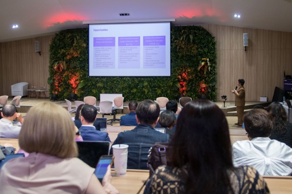 Đại học Việt ra 'biển lớn' mời hợp tác, điều gì khiến trường nước ngoài ấn tượng?