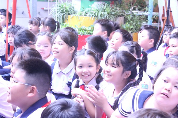 Đạo diễn 97 tuổi Xuân Phượng rưng rưng kể lại lần gặp Bác Hồ ở Việt Bắc