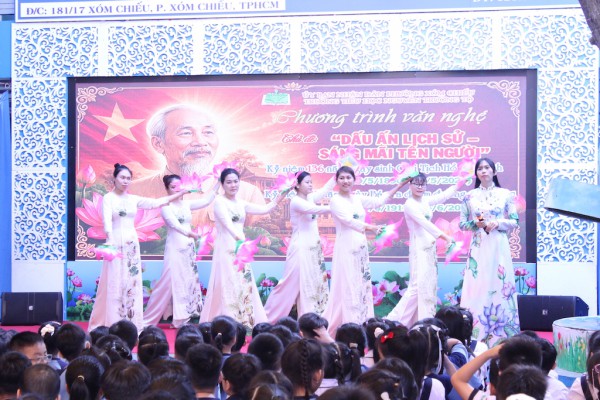 Đạo diễn 97 tuổi Xuân Phượng rưng rưng kể lại lần gặp Bác Hồ ở Việt Bắc