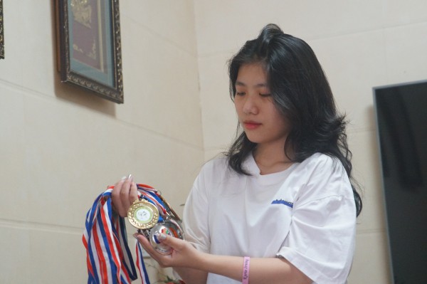 Đạt 26 điểm khối C dù 12 năm không nghe được lời thầy cô giảng bài