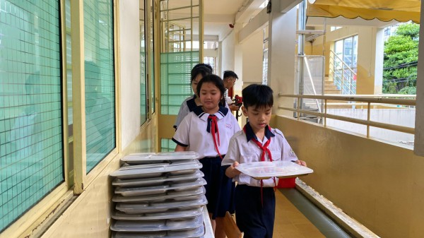 Đầu bếp trường học không còn đau đầu 