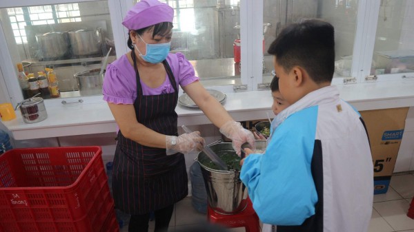 Đầu bếp trường học không còn đau đầu 