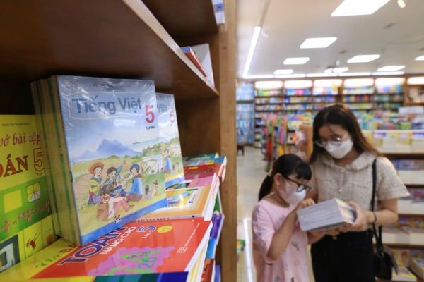 Để sách giáo khoa không là gánh nặng tài chính cho phụ huynh