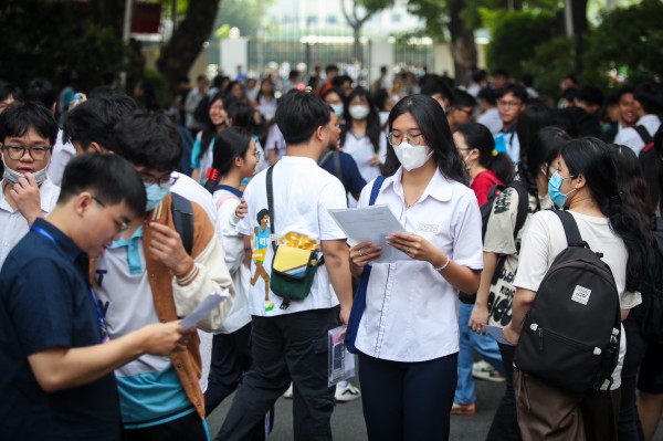 Đề thi đánh giá năng lực đổi cấu trúc, thí sinh đổ xô ôn toán, tiếng Anh